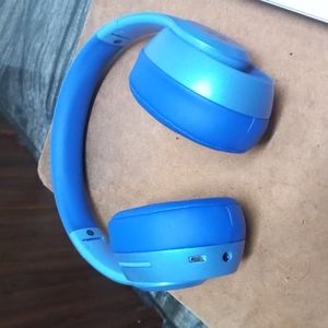 Head phones